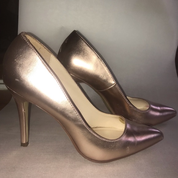 Shiny metalic Light pink heels - Picture 2 of 5
